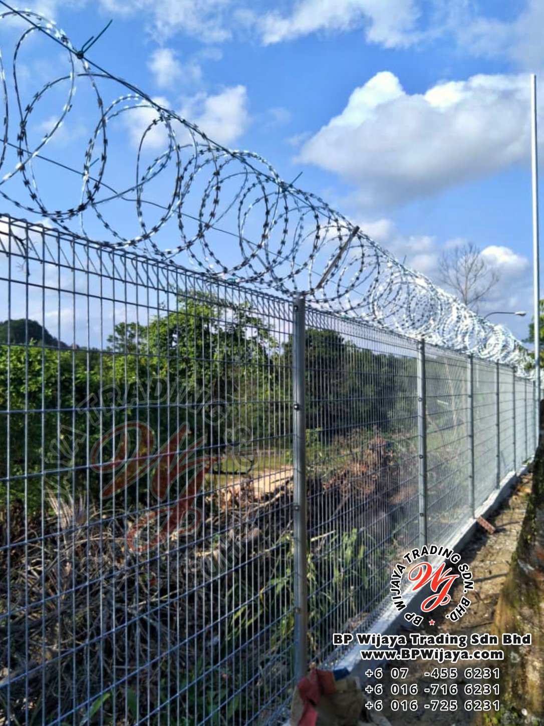 bp wijaya trading sdn bhd security fence project ulu tiram johor malaysia galvanized fence and galvanized razor barbed wire a001
