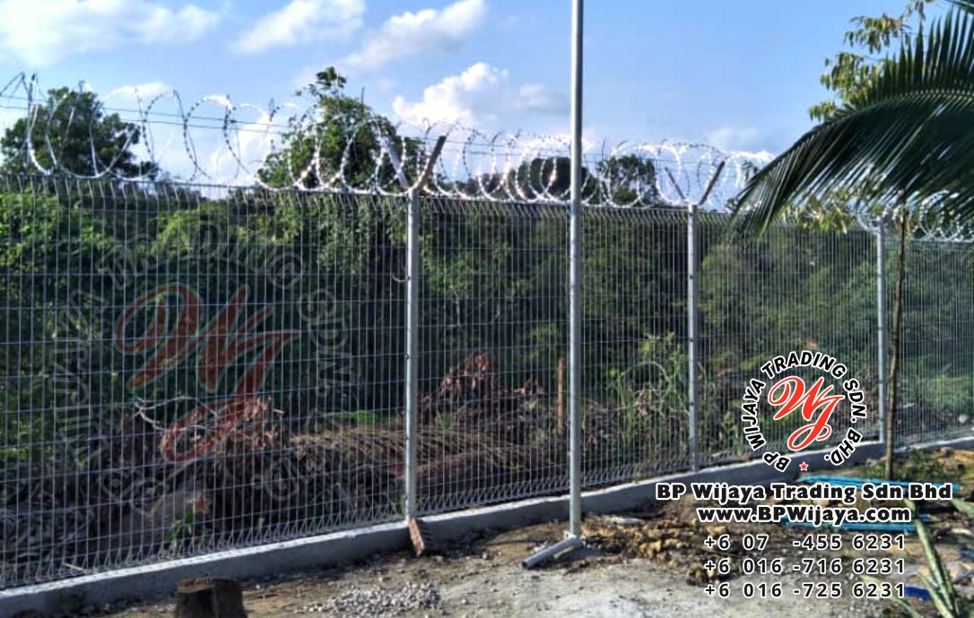 bp wijaya trading sdn bhd security fence project ulu tiram johor malaysia galvanized fence and galvanized razor barbed wire a003